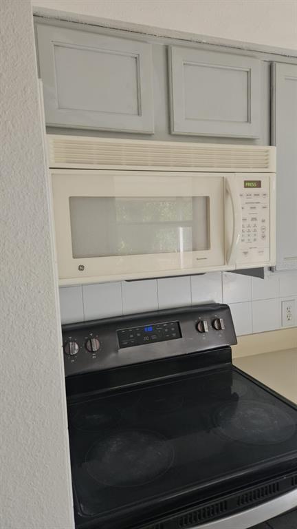 Building Photo - 4210 8th St Ct E