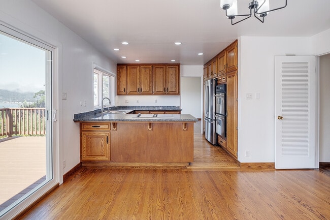 Building Photo - 90 Geldert Dr