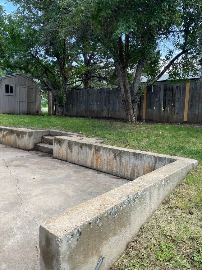 Building Photo - STUDENTS WELCOME! 5 Bedroom 3 Bathroom Single Family Home West Fort Collins