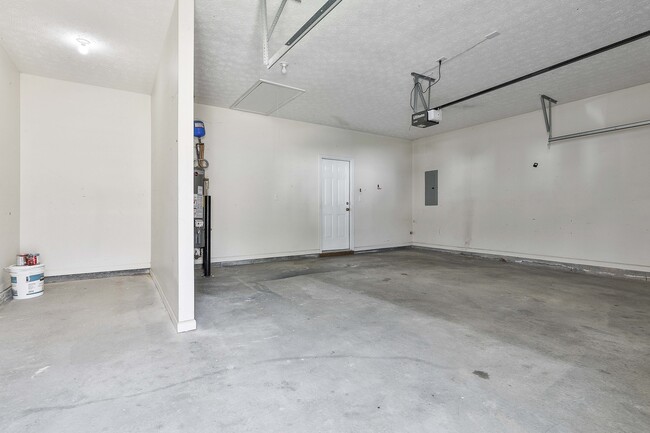 Building Photo - 440 Autumn Glen Cir