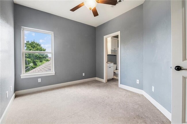 Building Photo - 5207 S 65th Pl