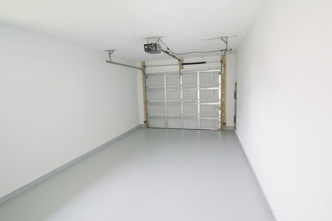 Building Photo - Waterfront 3BR Home on Canal | Spacious Yard | Lawn Care Included | Pet Friendly