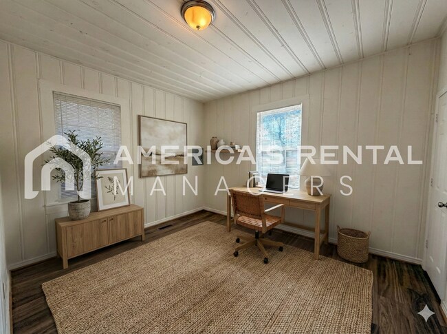 Building Photo - Charming & Spacious Graysville Home for Rent!