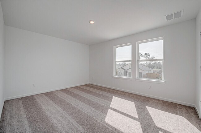 Building Photo - 1127 Sugar Dr