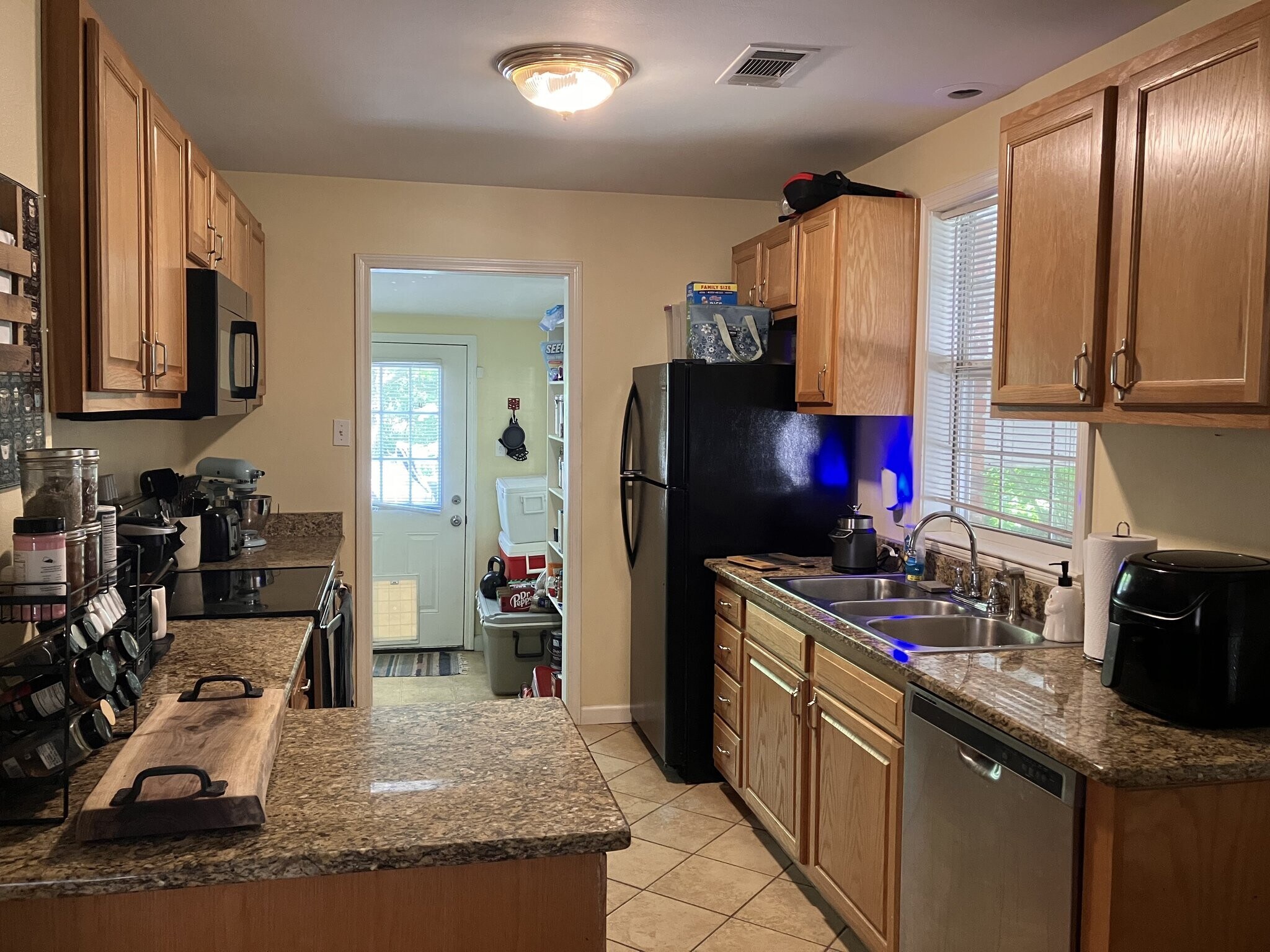 Building Photo - 5608 C St