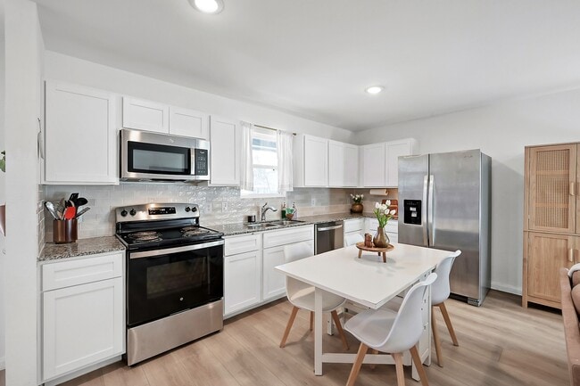 Building Photo - 16516 Jasmine Marie Pl