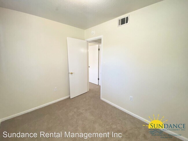 Building Photo - 3 br, 1.5 bath House - 11 Berwick Circle