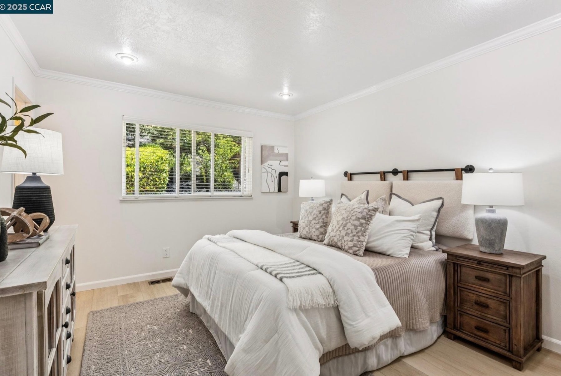 Building Photo - 1600 Springbrook Rd