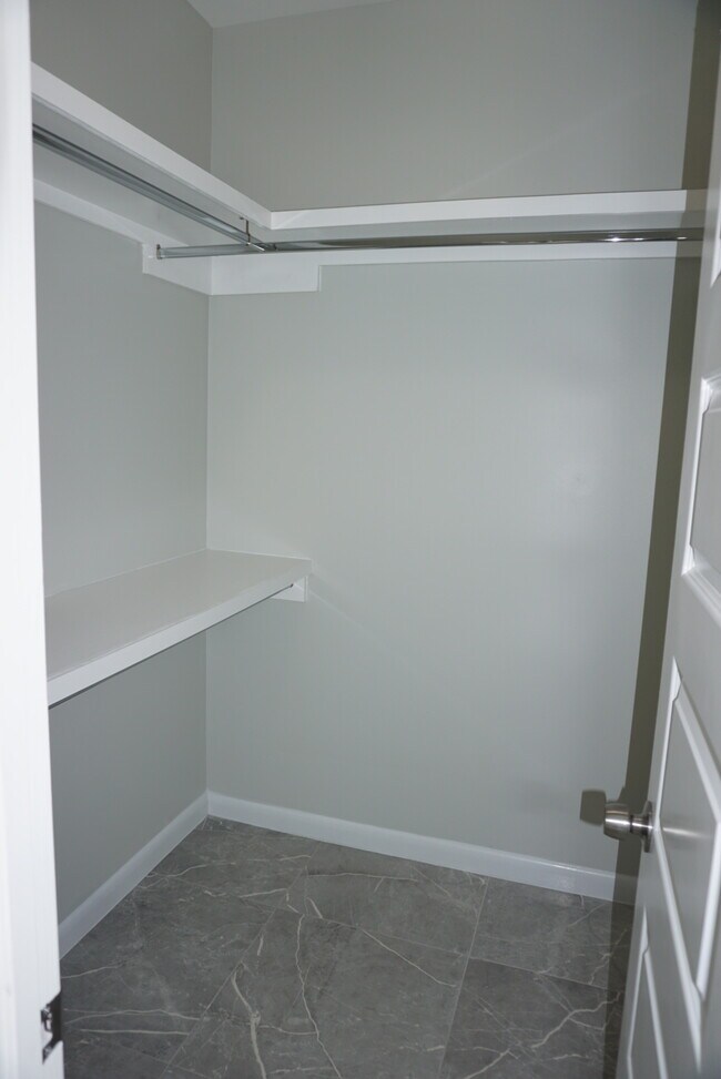 Building Photo - 1313 N 48th St