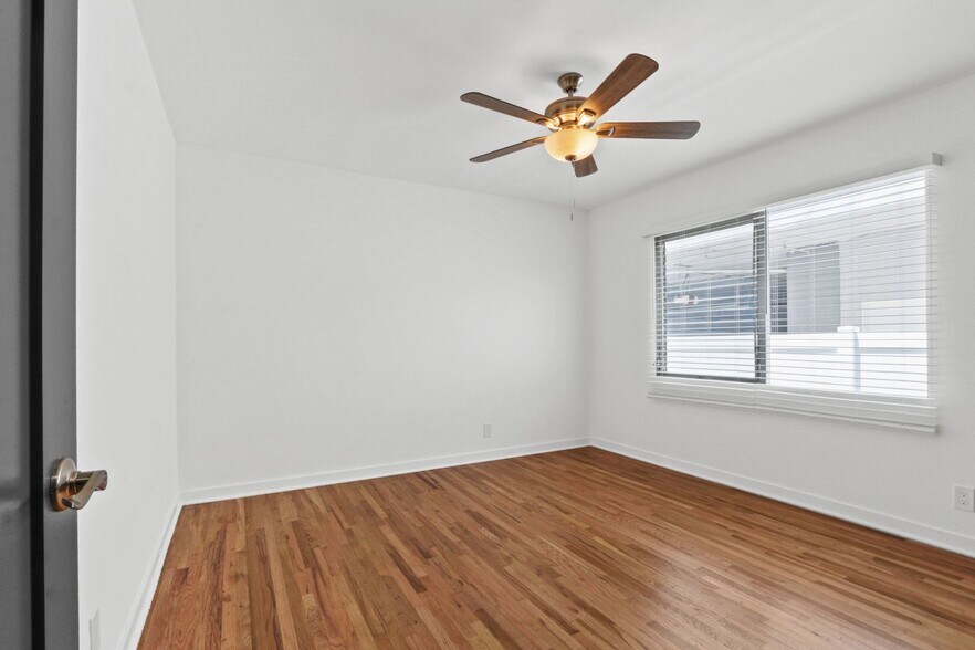 Building Photo - 844 5th St