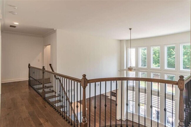 Building Photo - 829 Adler Ct