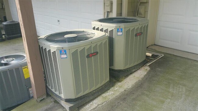 Building Photo - 4363 Grove Field Park NW