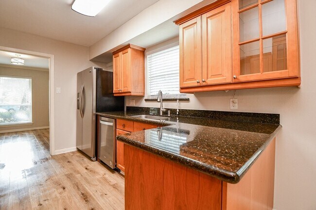Building Photo - 10706 Inwood Dr