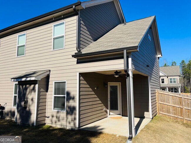 Building Photo - 371 Crestbrook Ln