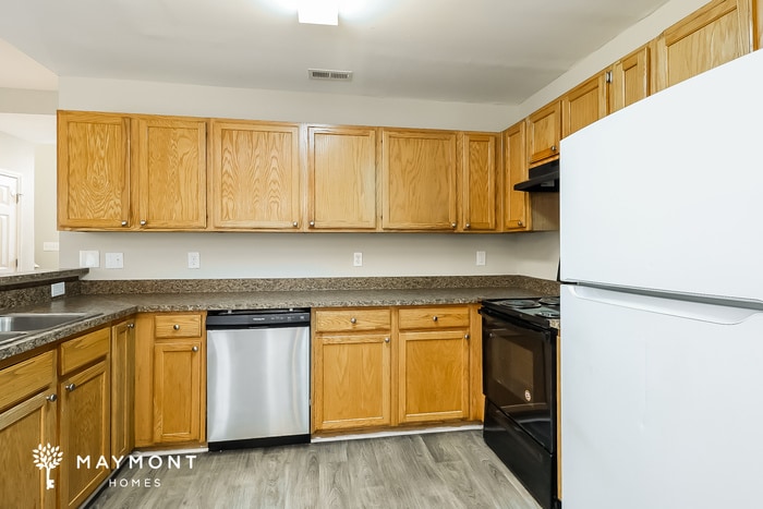 Building Photo - 1928 Bromwich Rd