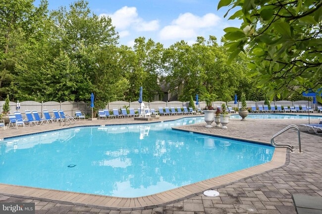 Building Photo - 1410 Chanticleer
