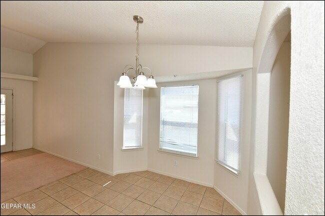 Building Photo - 3112 Tierra Ayala Dr