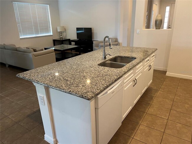 Building Photo - 2529 Rosemont Cir