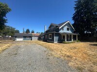 Building Photo - 415 122nd St S