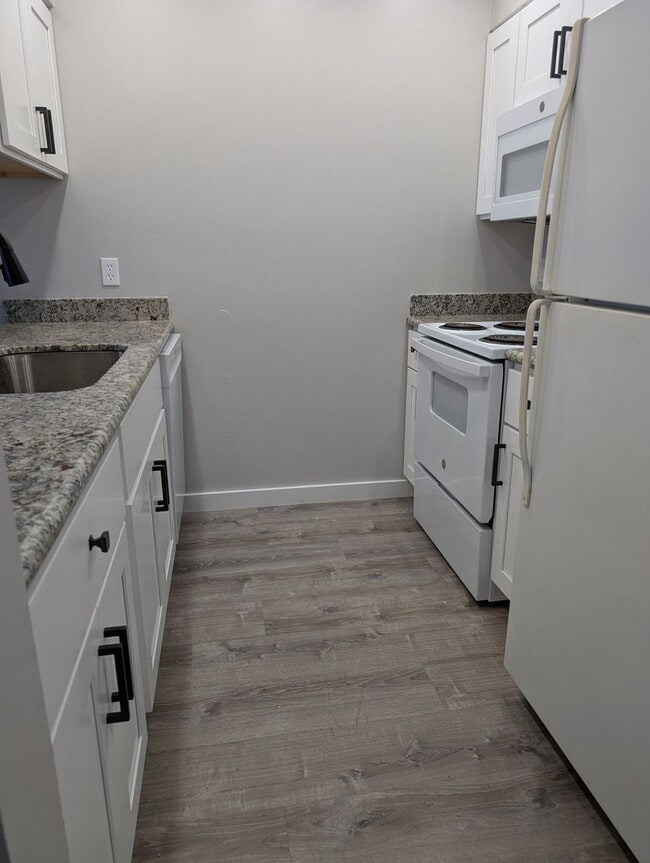 Building Photo - Foxmoor 2-2.5 Townhouse