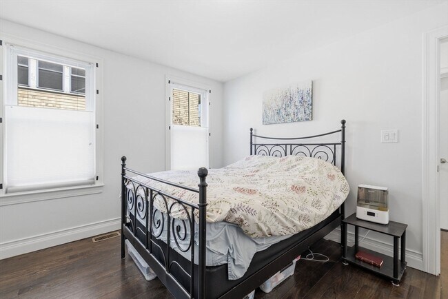 Building Photo - 67 Everett St