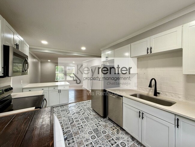 Building Photo - 904 Tremont St