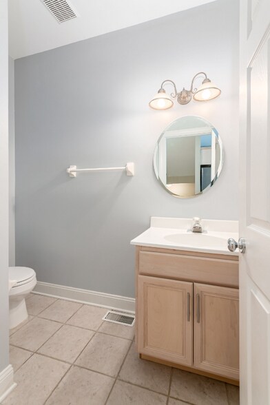 Building Photo - 1087 Michigan Ave