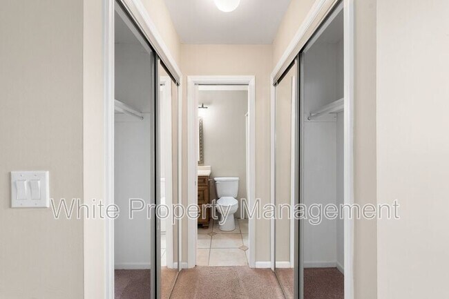 Building Photo - 7825 Renaissance Ct