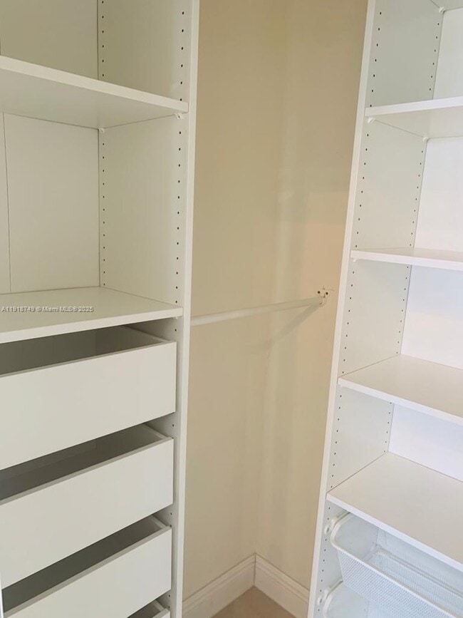 Building Photo - 1810 SW 22nd Ave