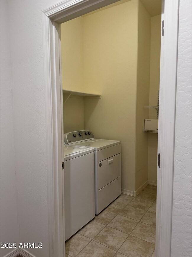 Building Photo - 5526 N 107th Ln