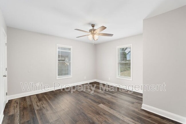 Building Photo - 1302 Venus St