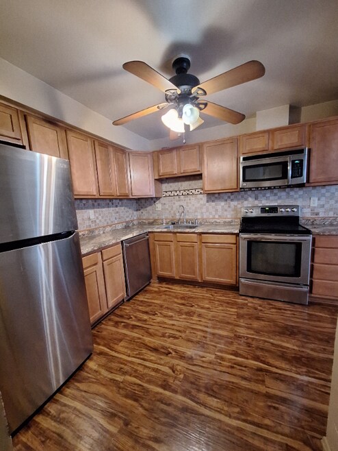 Building Photo - 7705 Swan Terrace