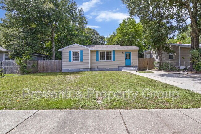 Building Photo - 305 Chaseville St