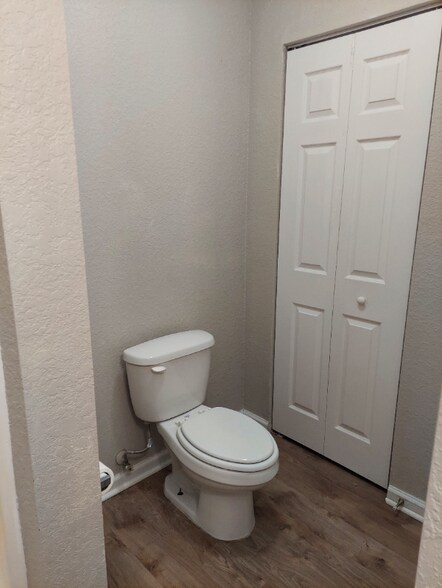 Building Photo - 1329 Nylic St