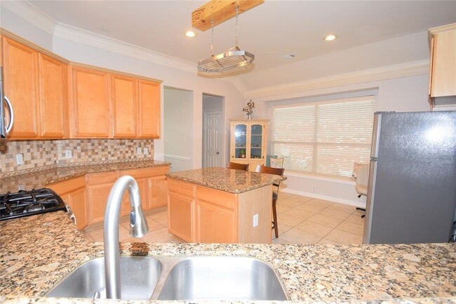 Building Photo - 24239 Yelverton Glen Dr
