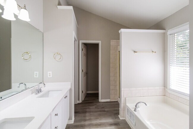 Building Photo - 974 Cavesson Terrace