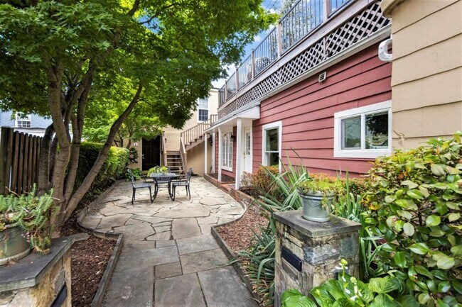 Building Photo - 311 A St NE