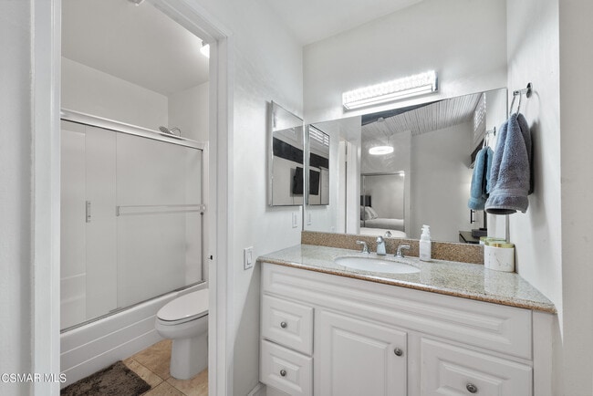 Building Photo - 5460 White Oak Ave