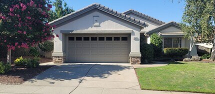 Building Photo - DEL WEBB 55+ Home For Rent!