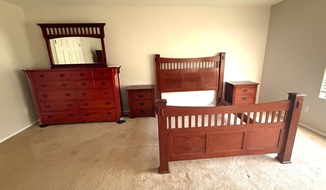 Building Photo - 1504 E Leslie Ave