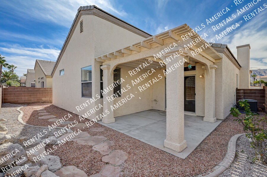 Building Photo - 3224 Bracknell St