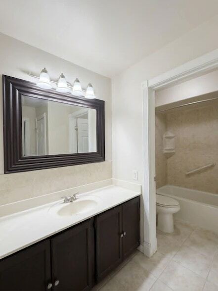 Building Photo - 2003 W 45th St