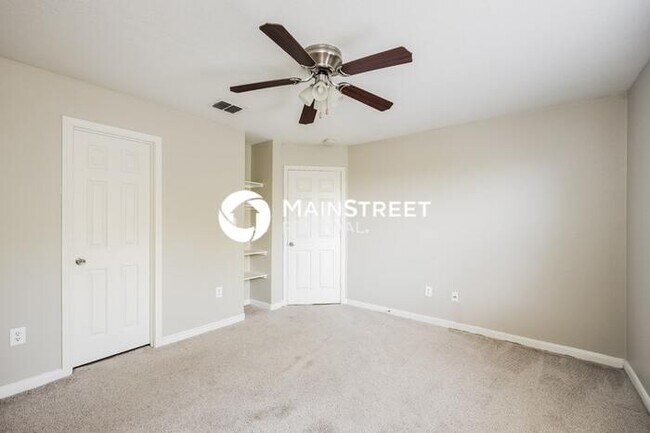 Building Photo - 3 Bedroom Pet-Friendly Home in San Antonio, TX with Main Street Renewal