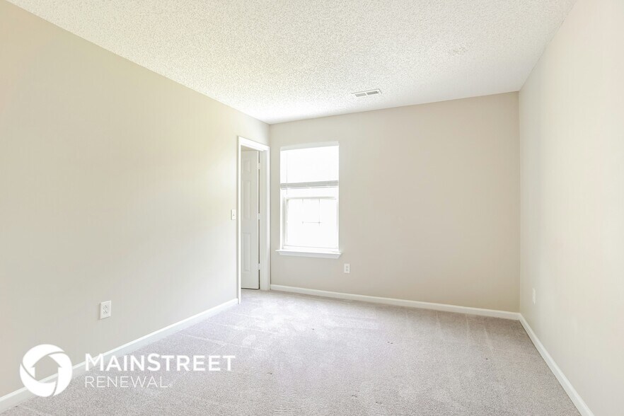 Building Photo - 4105 Edgeview Dr