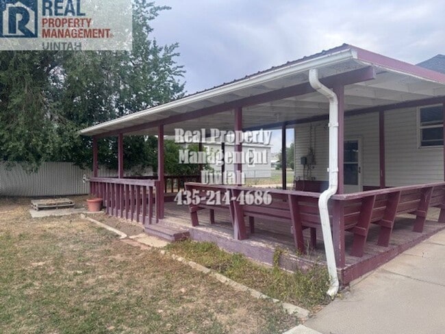Building Photo - RENT AND DEPOSIT HAS BEEN REDUCED!! 4 bedr...