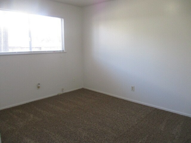 Building Photo - SW Visalia Home coming soon!!