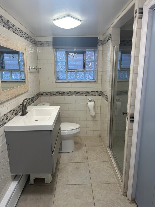 Building Photo - 7109 Keeler Ave