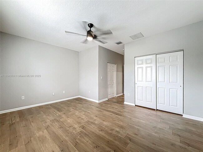Building Photo - 2505 NW 31st Ct