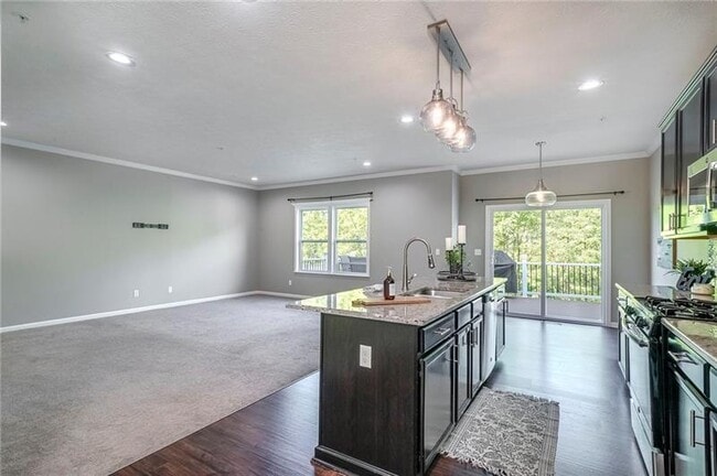 Building Photo - 512 Isabella Ct