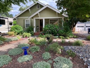 Building Photo - Fully Furnished Cottage in Camas Available...